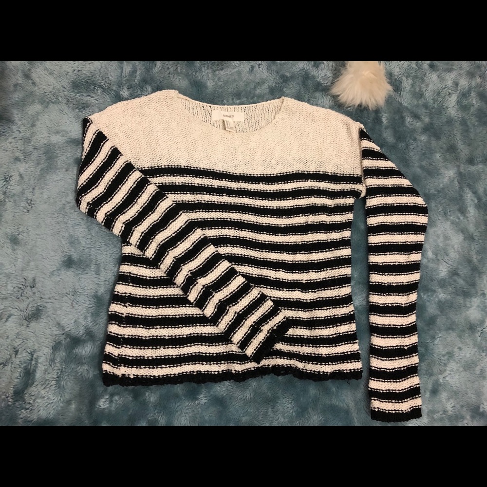 Forever 21 sweater size S